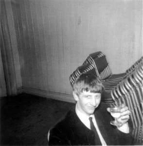 Ringo with drink