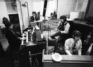 The-Beatles-In-Studio-Recording-Sgt-Pepper-at-Abbey-Road-1967